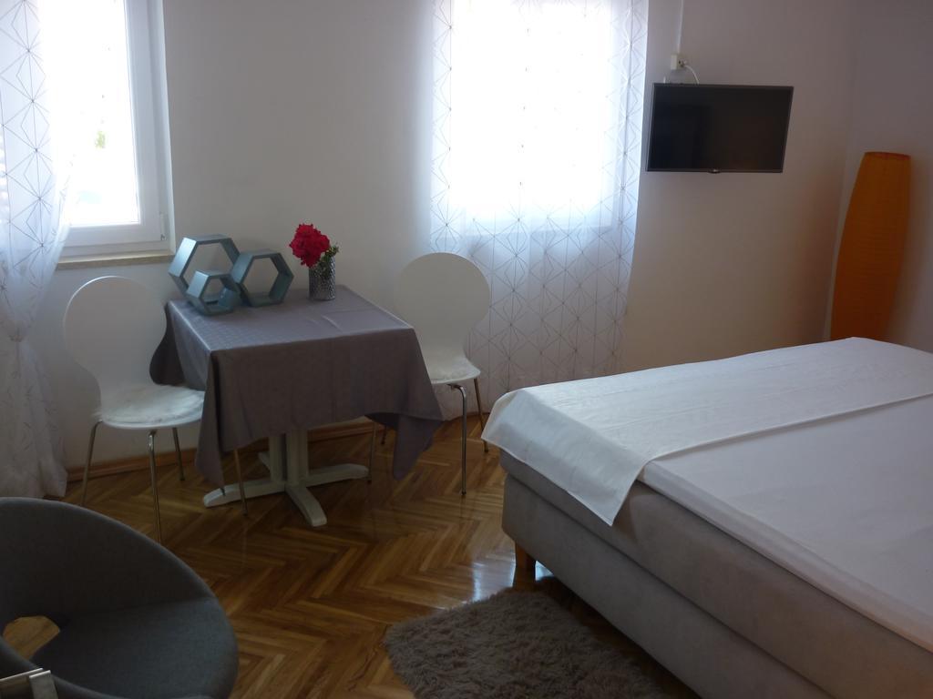 Apartment Vesna Supetar Extérieur photo